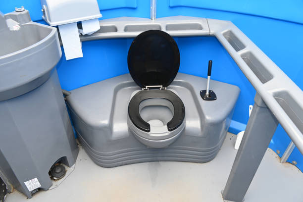 Best Portable restroom trailer rental  in South Daytona, FL